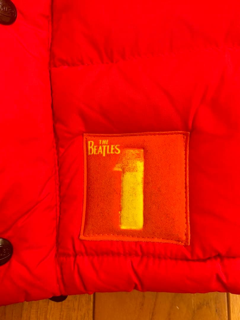 【希少】THE BEATLES『1』　関係者用非売品　ロゴ入りダウンベスト