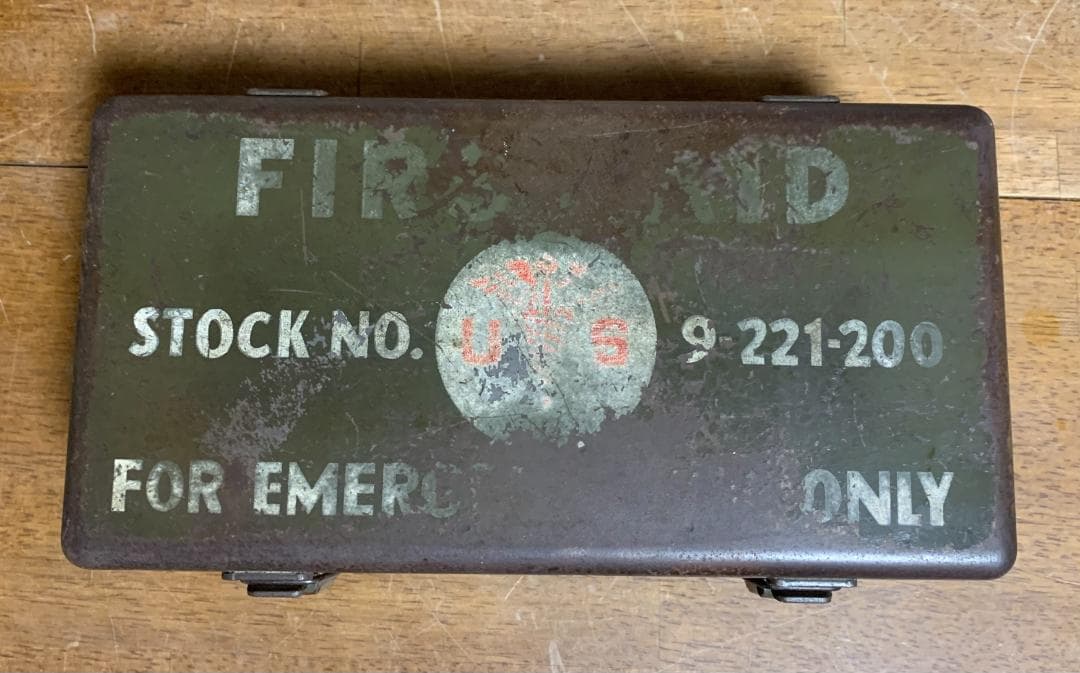 希少!! 米軍 実物 ファーストエイドキットケース 現状品!!