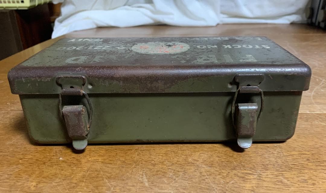 希少!! 米軍 実物 ファーストエイドキットケース 現状品!!