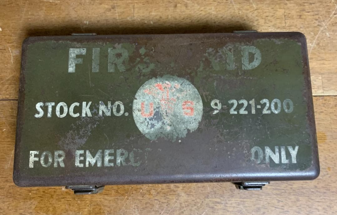 希少!! 米軍 実物 ファーストエイドキットケース 現状品!!