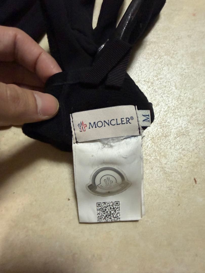 モンクレール 手袋　グローブ