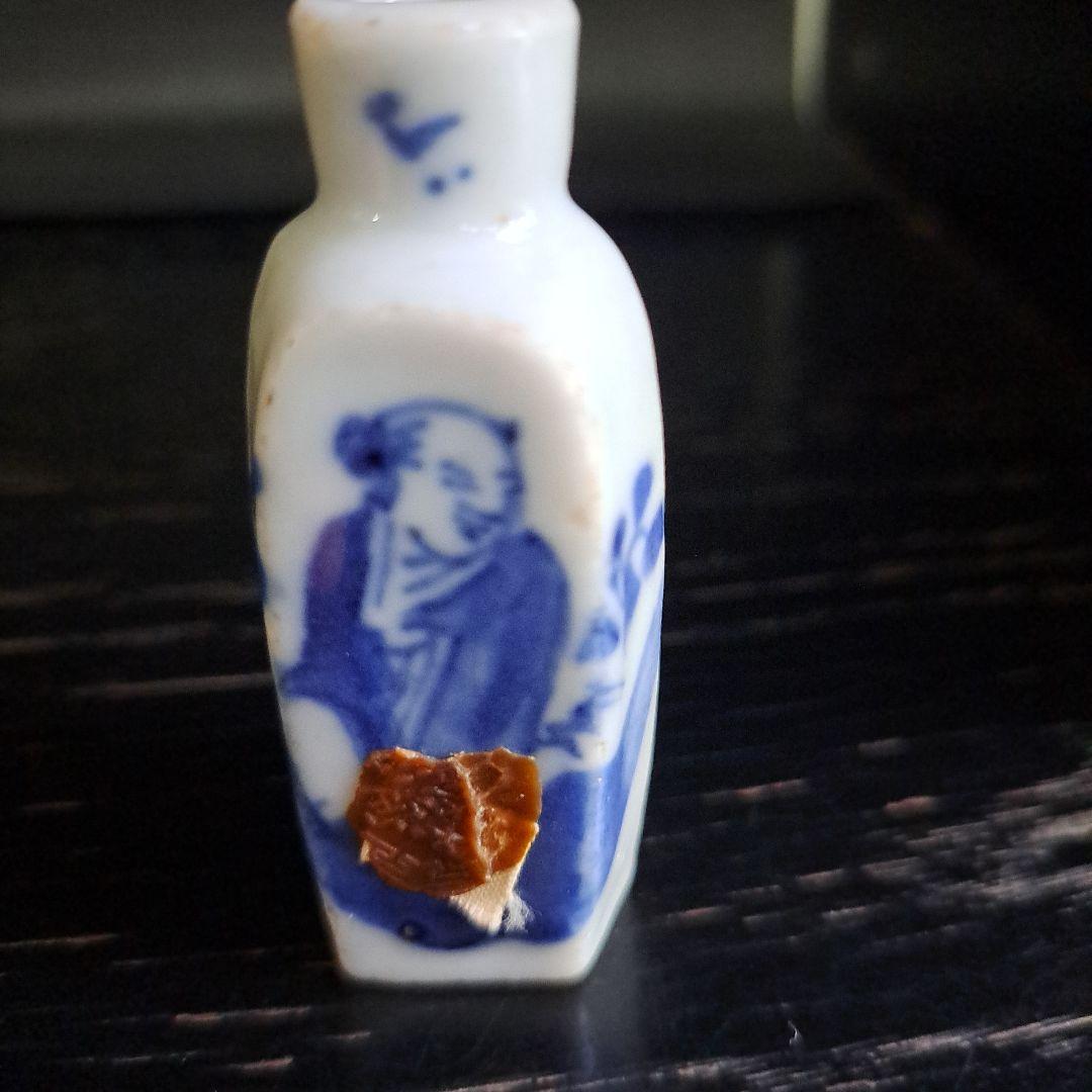 中国古玩　小品飾壺　極上　六角瓶　乾隆時代　　白磁人物図　染付青磁