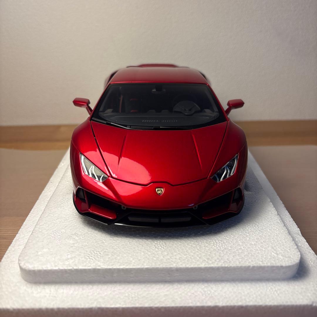 オートアート　ランボルギーニ　ウラカン　EVO 1/18 ミニカー　レッド