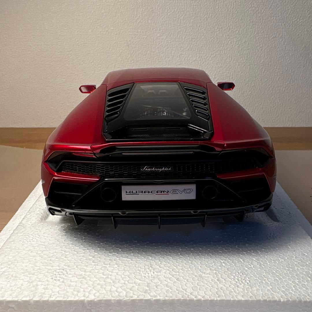 オートアート　ランボルギーニ　ウラカン　EVO 1/18 ミニカー　レッド