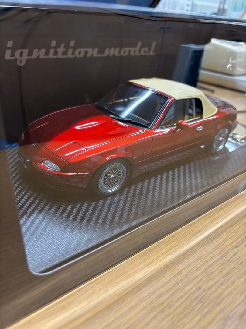 イグニッションモデル1/18 ユーノスロードスター