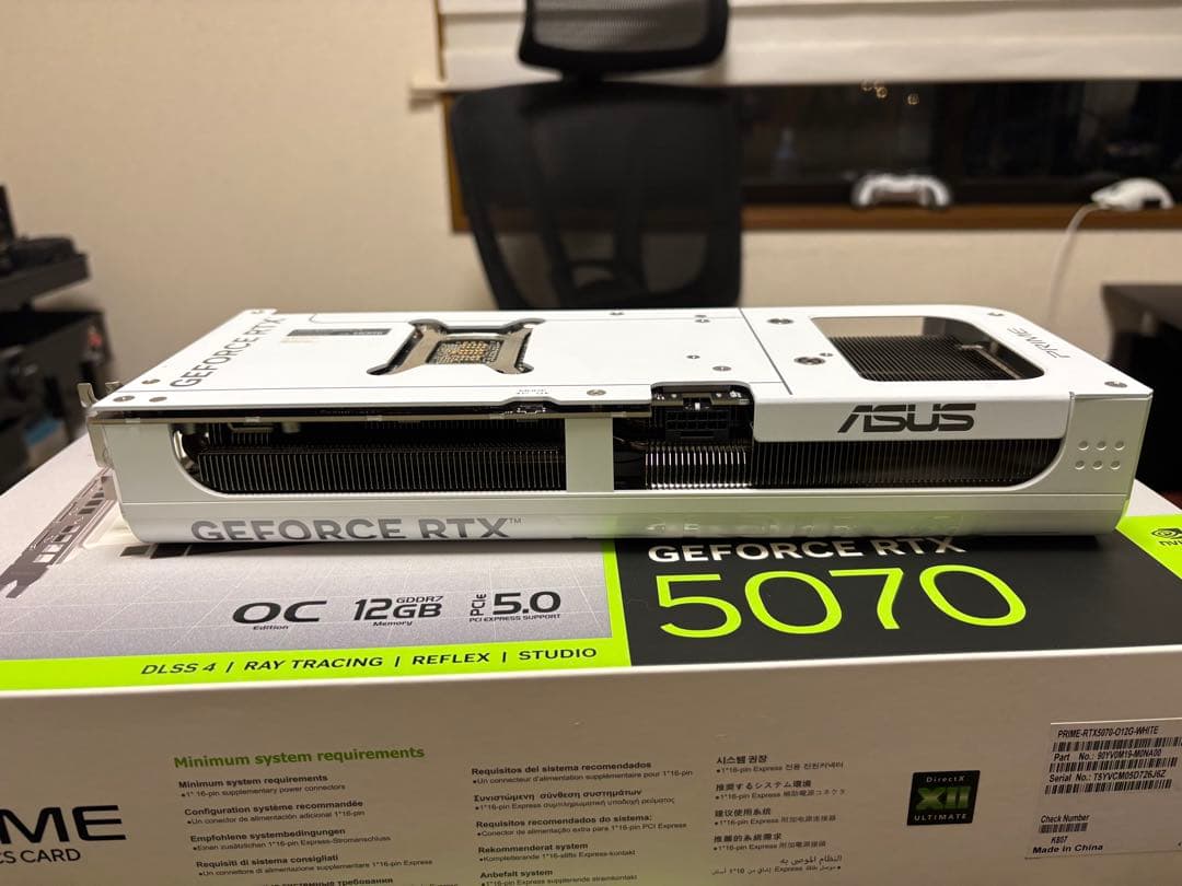 グラフィックボード・グラボ・ビデオカード ASUS GeForce RTX 5070 OC 12GB