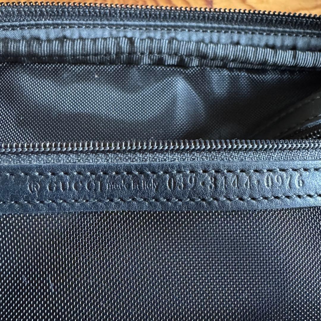 GUCCI トラベルポーチ 化粧ポーチ お薬ポーチ 旅行 持ち歩きサイズ 黒