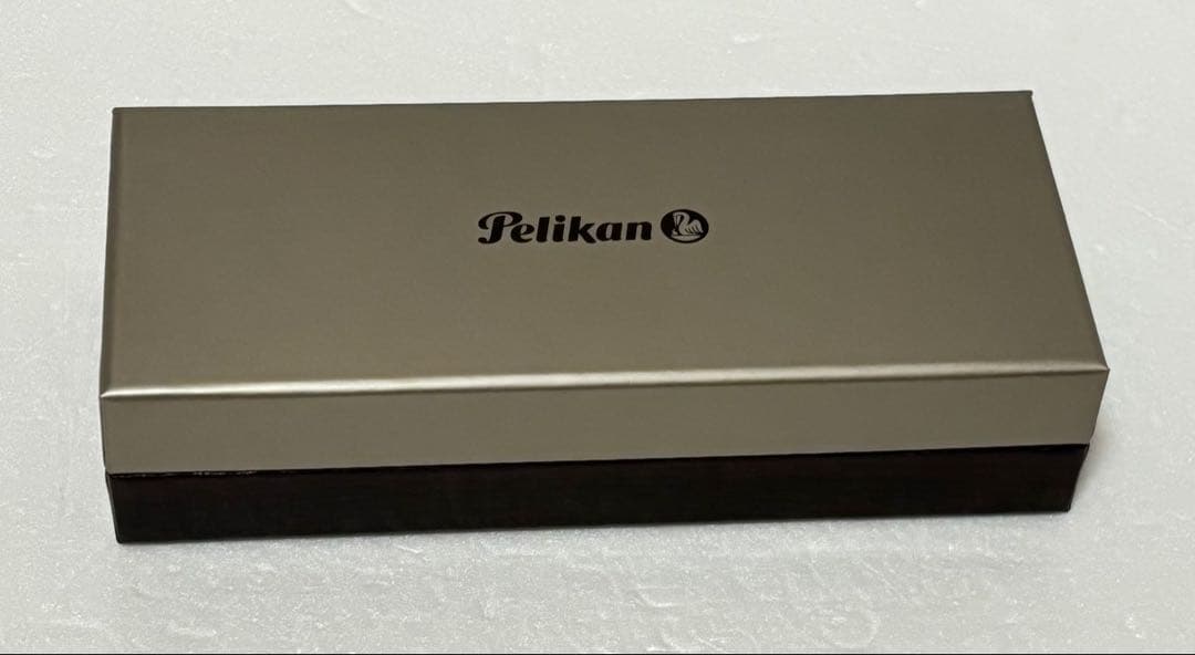 万年筆 ペリカン　スーベレーン ブラック×レッド M800 レッドストライプ中字