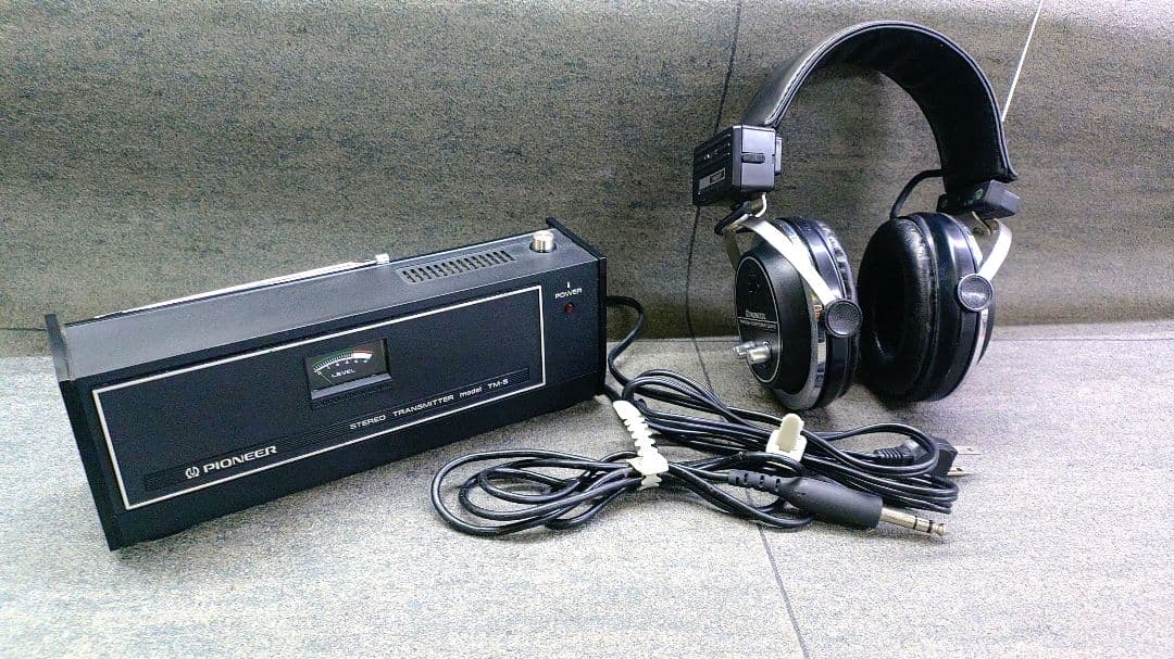 Sew-5 ワイヤレスヘッドフォン & TM-5 ラジオトランスミッター　OD7