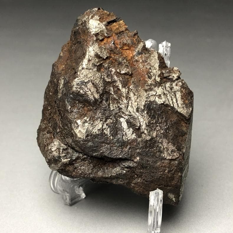 隕石 鉄隕石　アルタイ隕石　原皮付き　原石　重さ約105ｇ