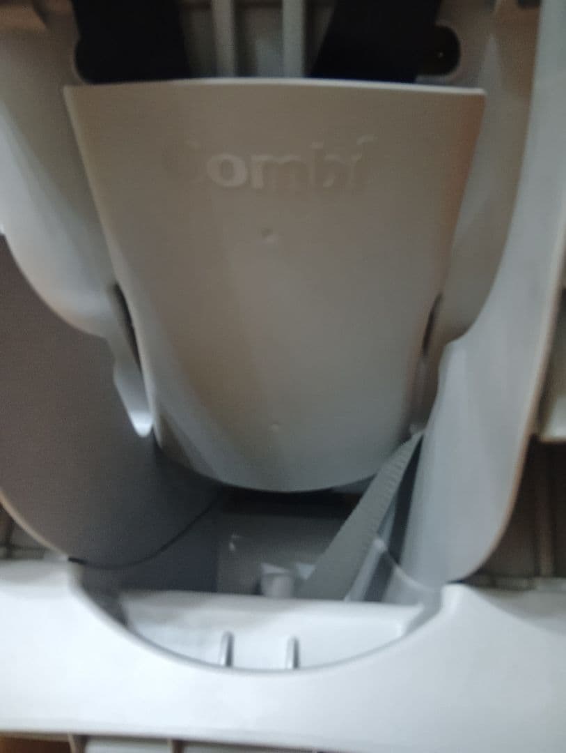 コンビ 　チャイルドジュニアシート　 ママロン　エッグショック CF