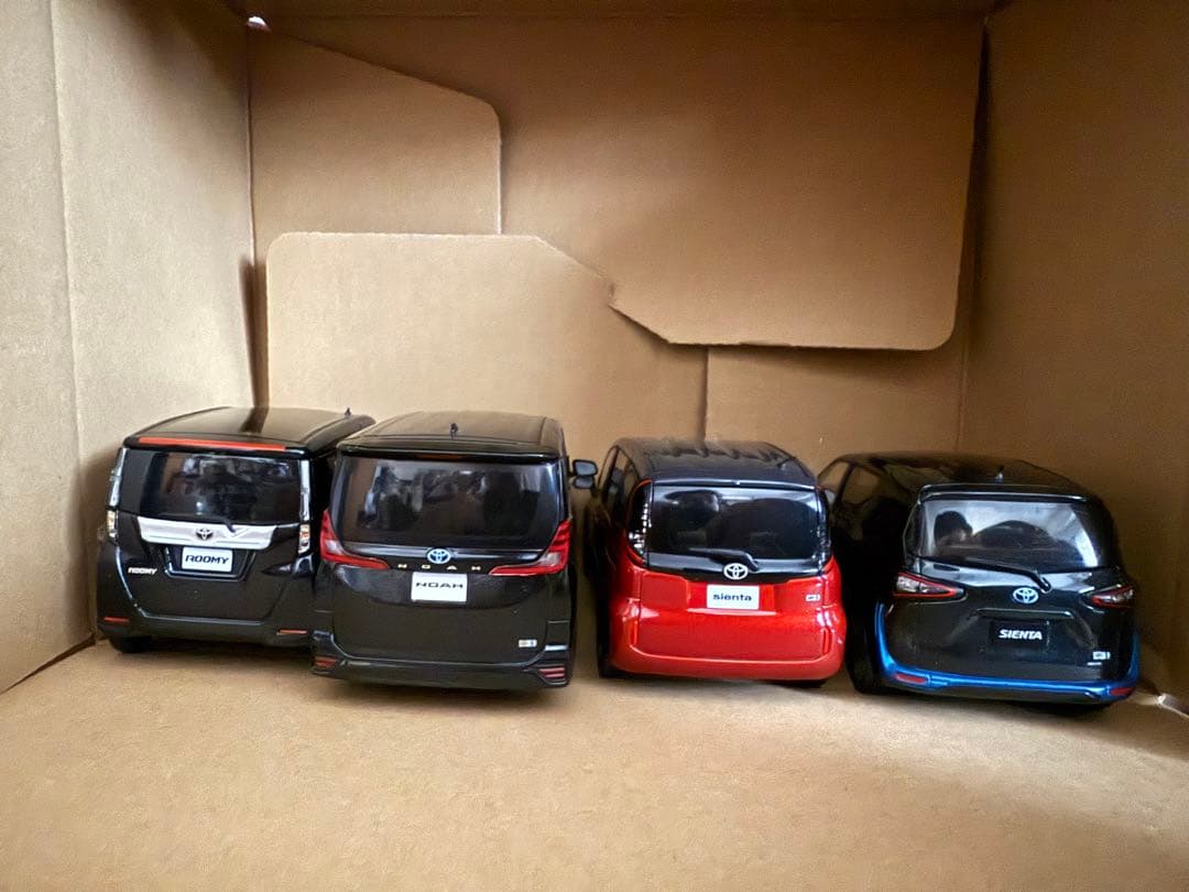 ア*ァ様 トヨタカラーサンプル　 4台セット