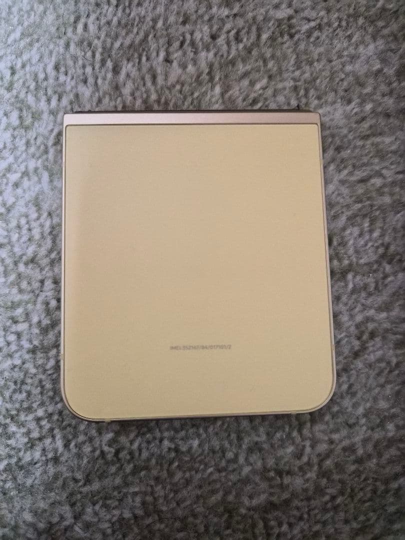 galaxy z flip6 イエロー本体 中古　SIMフリー　おまけつき