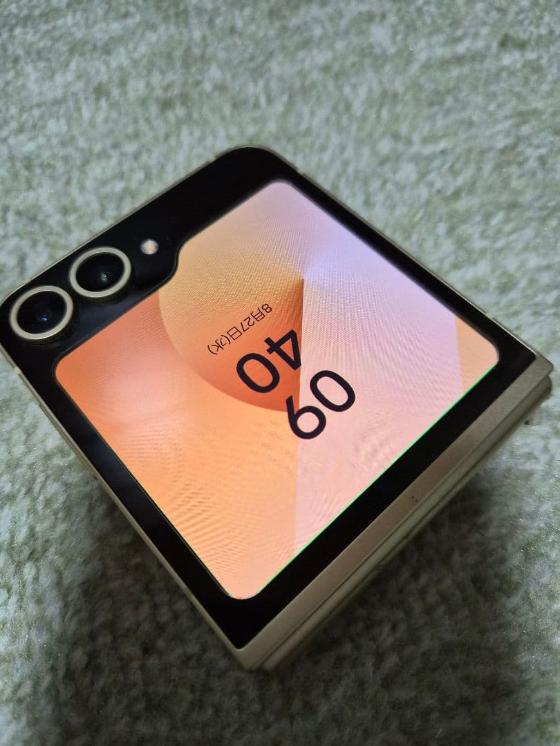 galaxy z flip6 イエロー本体 中古　SIMフリー　おまけつき