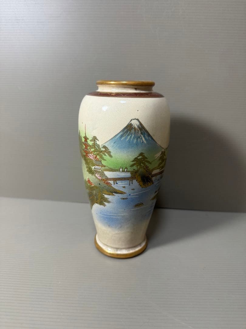 2119 九谷焼　旭山窯　山水図　花瓶