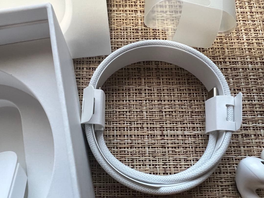 AirPods Pro 2本体 充電ケース付き 訳あり