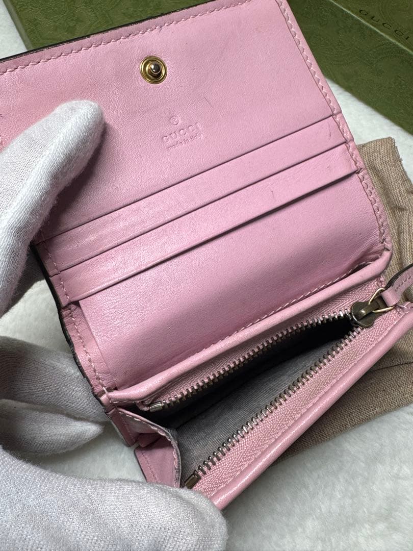GUCCI ストロベリーパターン 二つ折り財布