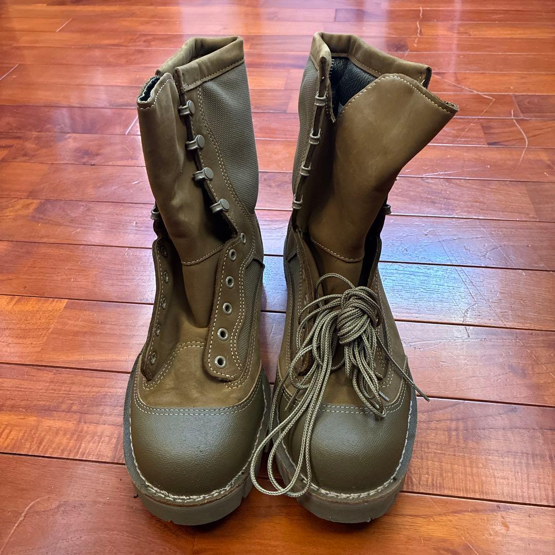 ダナー　防水　ミリタリーブーツ　マウンテンブーツで有名