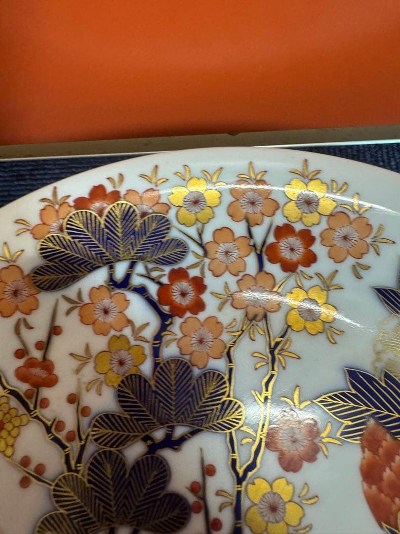 2003 香蘭社 染錦 飾皿 梅 桜 松 菊 牡丹 縁起物 大皿  金彩　時代物