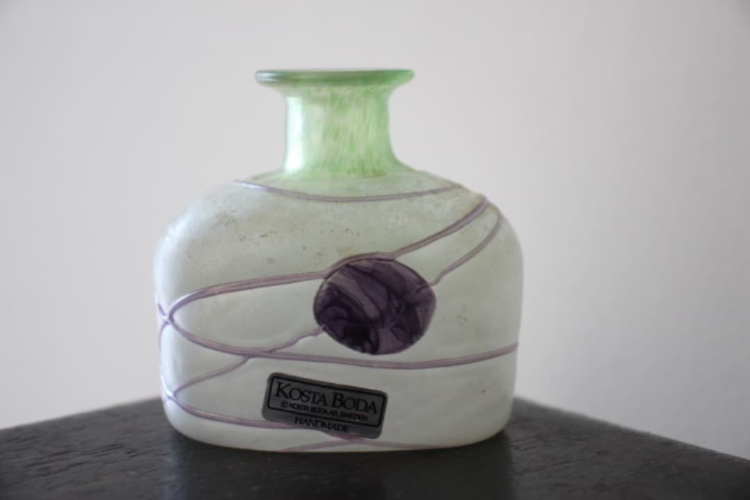 スウェーデン　コスタボダ　アーティストコレクション　ギャラクシー　小瓶　花瓶