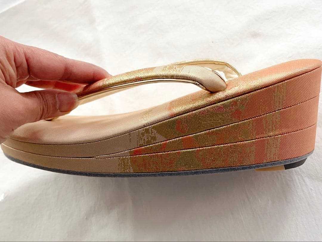 新品未使用　和装用バッグと草履　写真追加しました