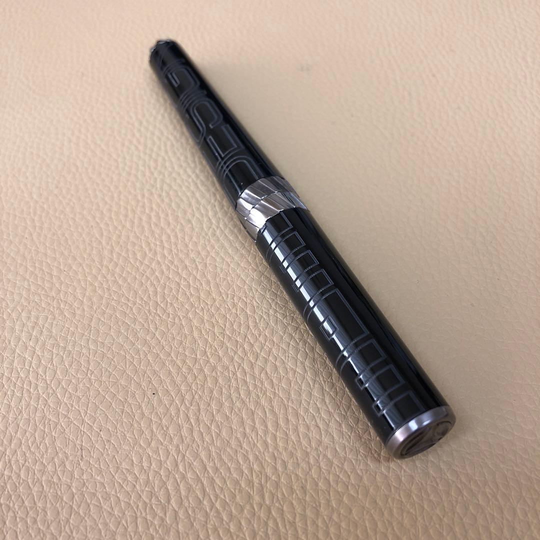 DELTA デルタ 万年筆 モモ・デザイン トルク ブラック・ガンメタル F