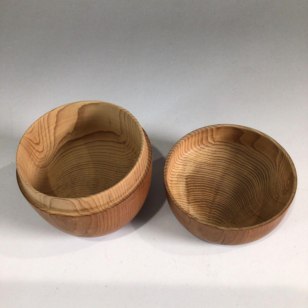 Ｐ２３２　茶箱　『桐木地』『溜塗』『茶碗　棗　茶筅　振出　茶巾筒』　紙箱　茶道具