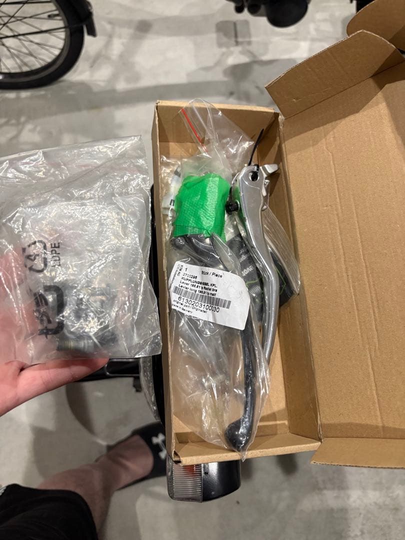 KTM1290super duke r 2013年式　ストックパーツ色々