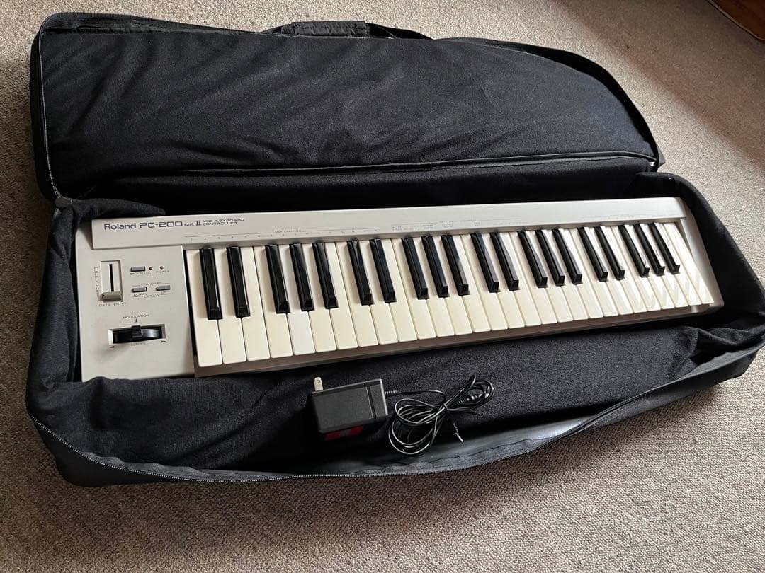 Roland MIDIキーボード PC200 ソフトケース付