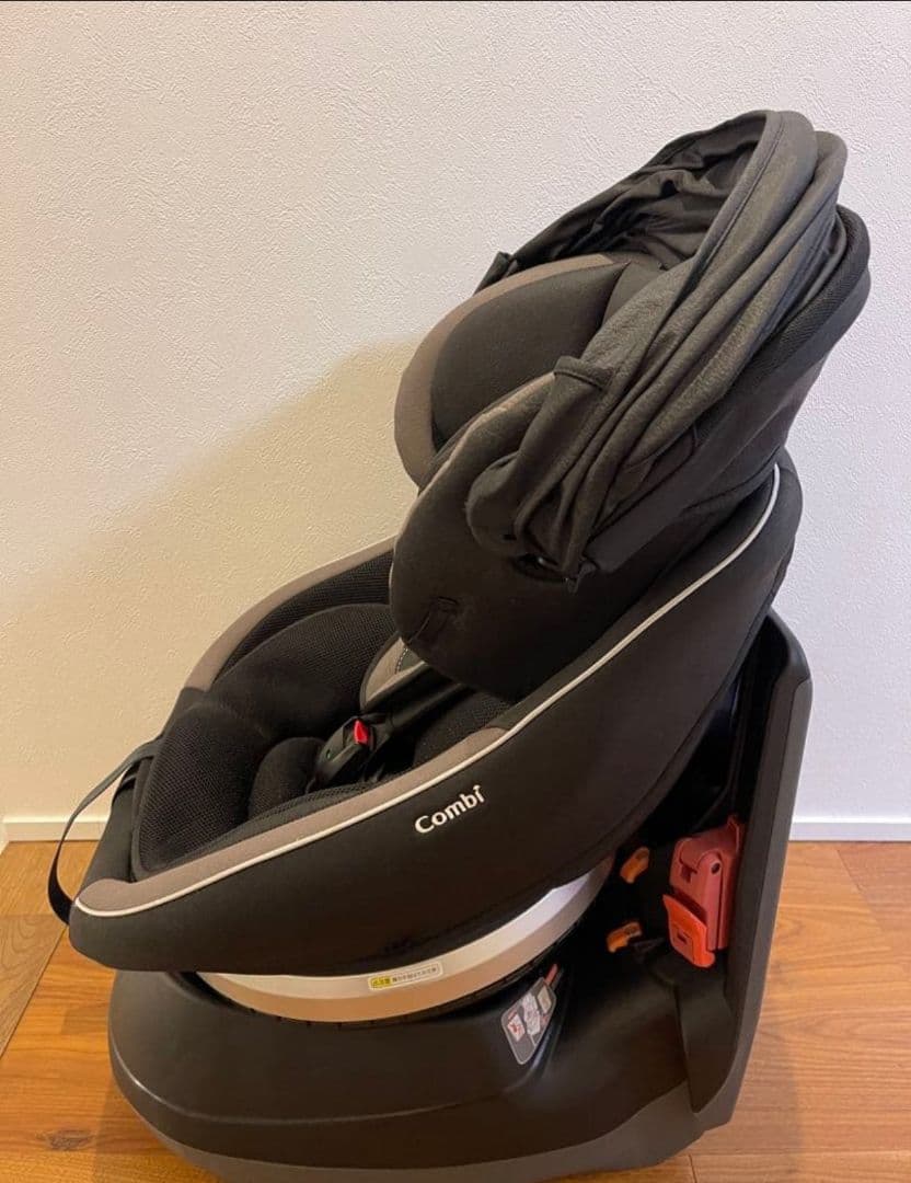 新生児対応　コンビ　クルムーヴ スマートエッグショック 回転式　チャイルドシート