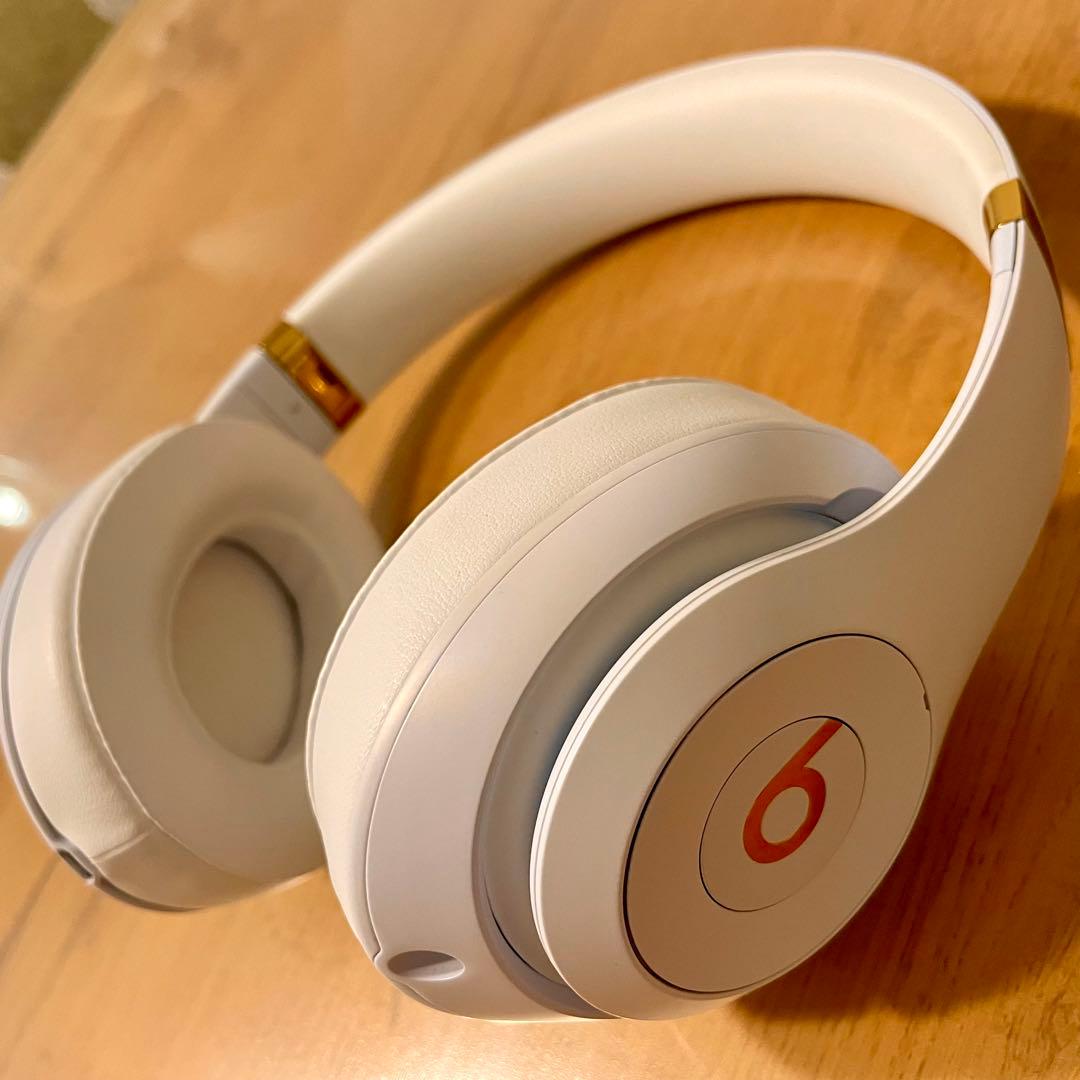 極美品！ Beats Studio 3ワイヤレス ヘッドホン ホワイト　ゴールド