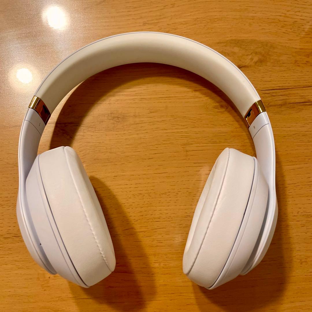 極美品！ Beats Studio 3ワイヤレス ヘッドホン ホワイト　ゴールド