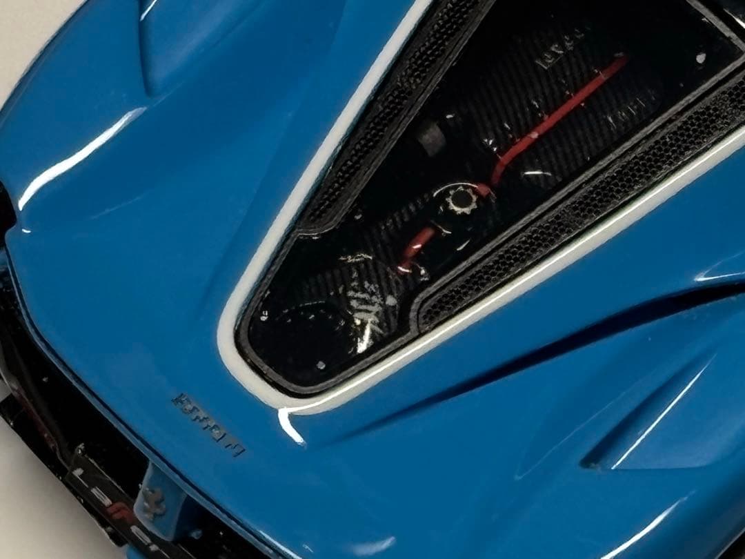 DMH 1/64 ラフェラーリ ブルー×ホワイトストライプ