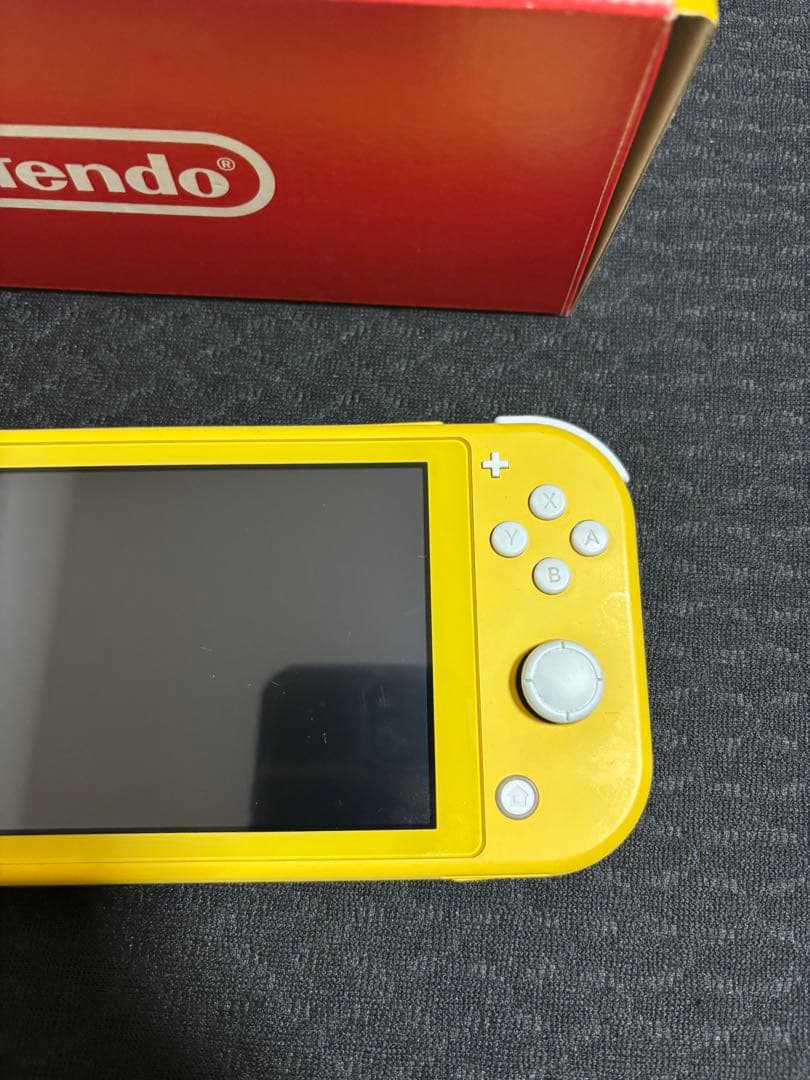 ニンテンドースイッチライト　イエロー