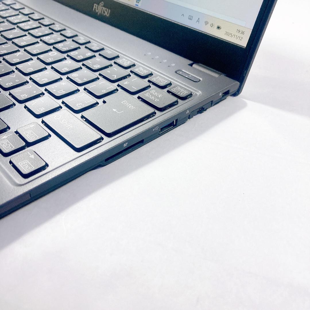 w105✨美品/超軽量 /Office付/事務作業に快適！✨すぐ使えるノートPC