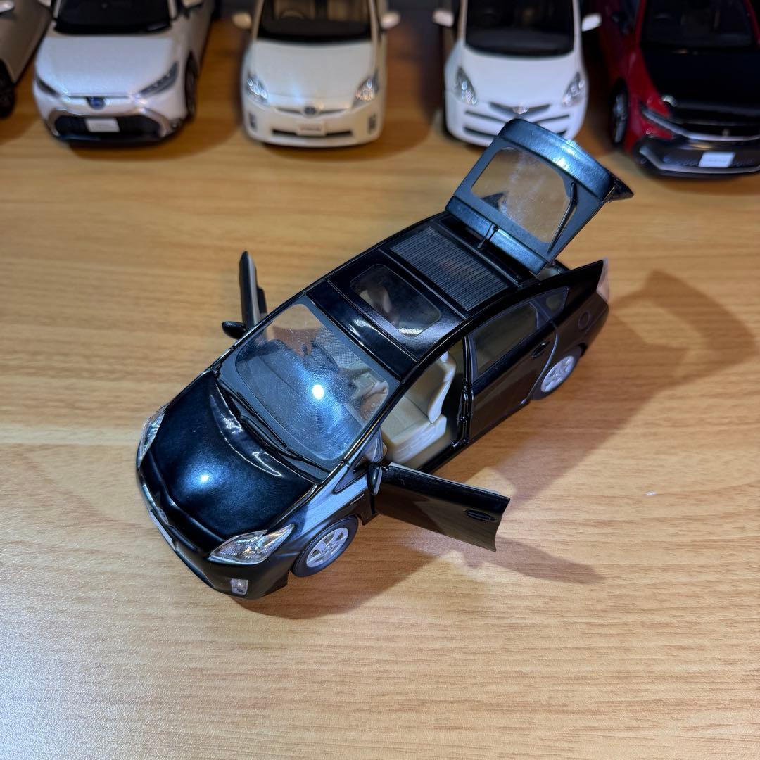 【非売品】トヨタ プリウス カラーサンプルミニカー 1/30