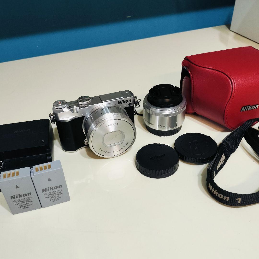 Nikon ミラーレス一眼 Nikon1 J5 ダブルレンズ 新品バッテリー付き