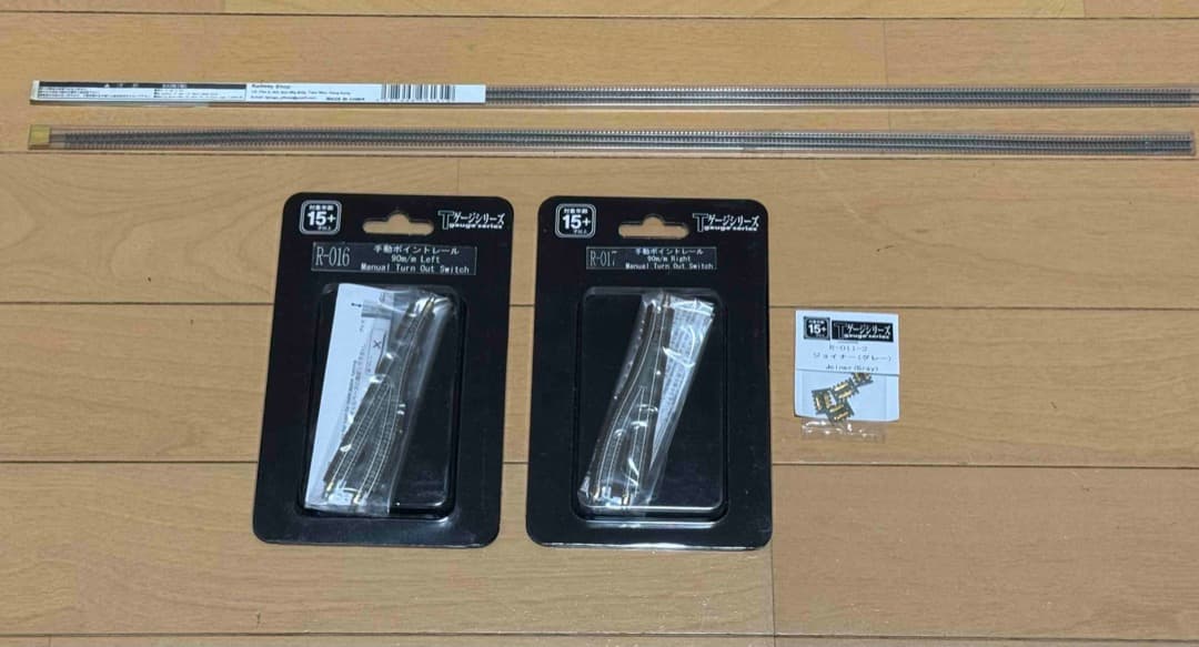 世界最小の鉄道模型　栄進堂Tゲージ基本セット・ポイント、レール他