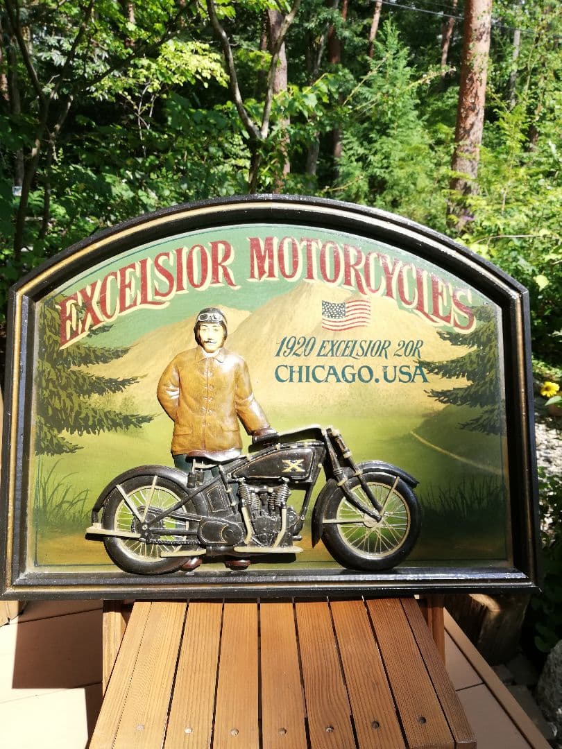 60’’英国アンチーク、バイク会社の立体彫刻絵