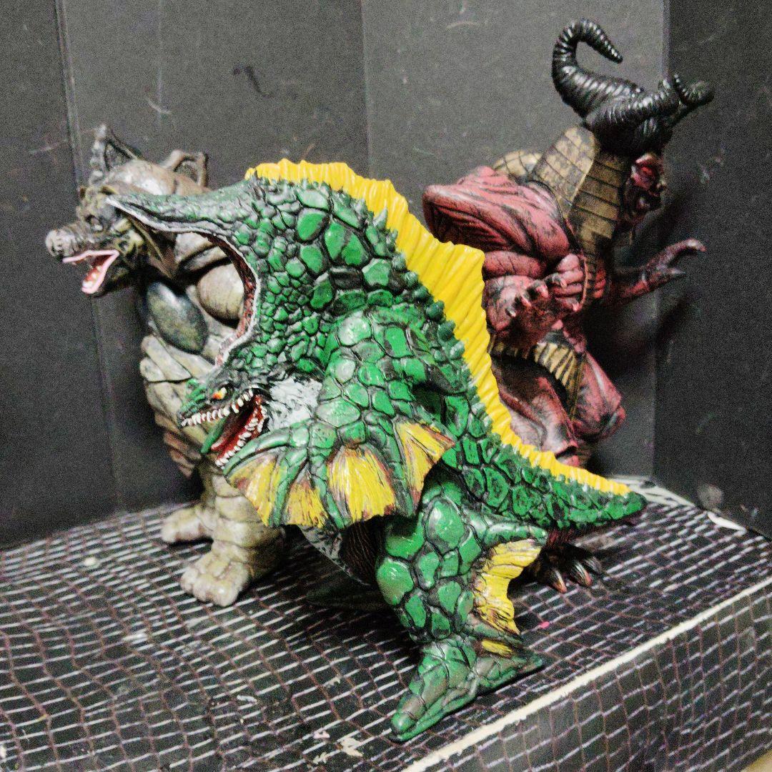 上野淳子ウルトラ怪獣旧型ソフビ確認画像