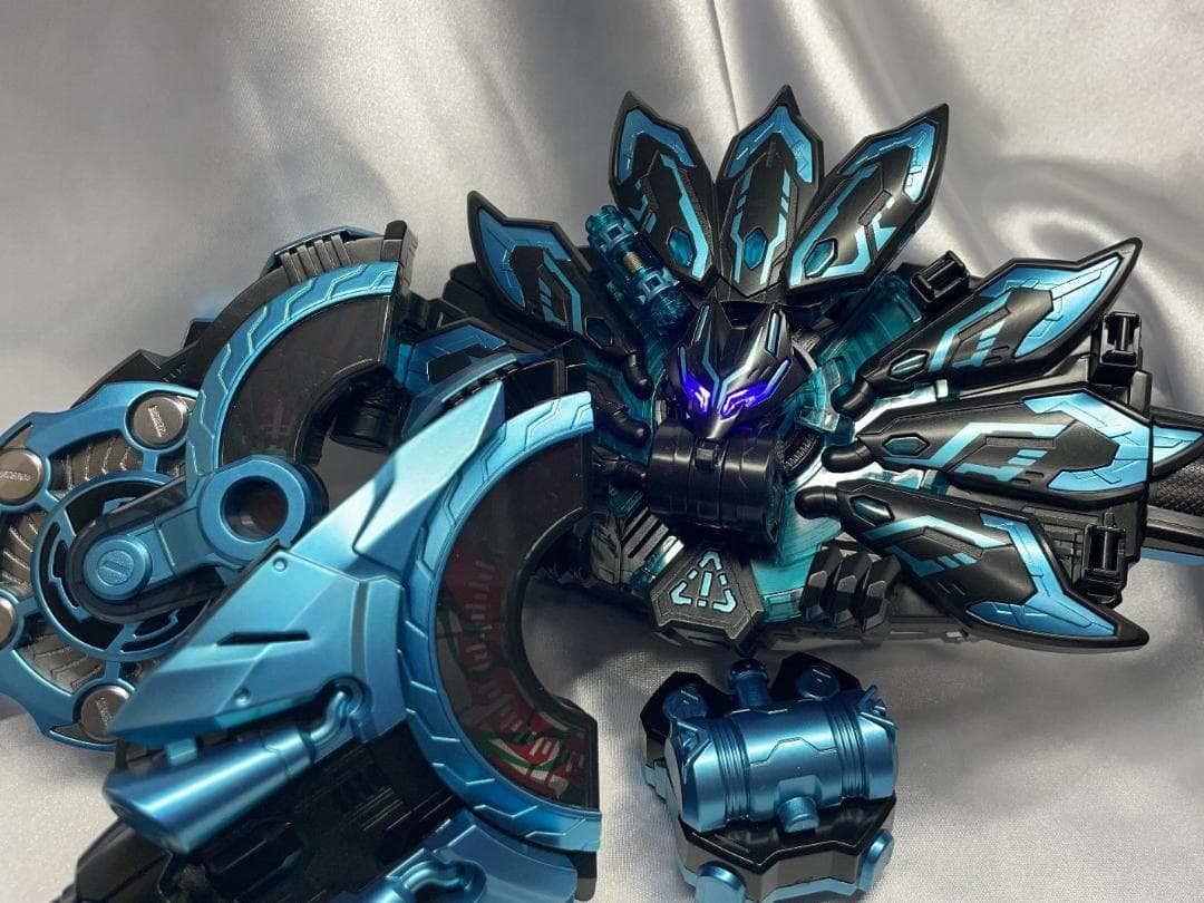 仮面ライダーXギーツ風　レイズバックル 重塗装３点セット クロスギーツ