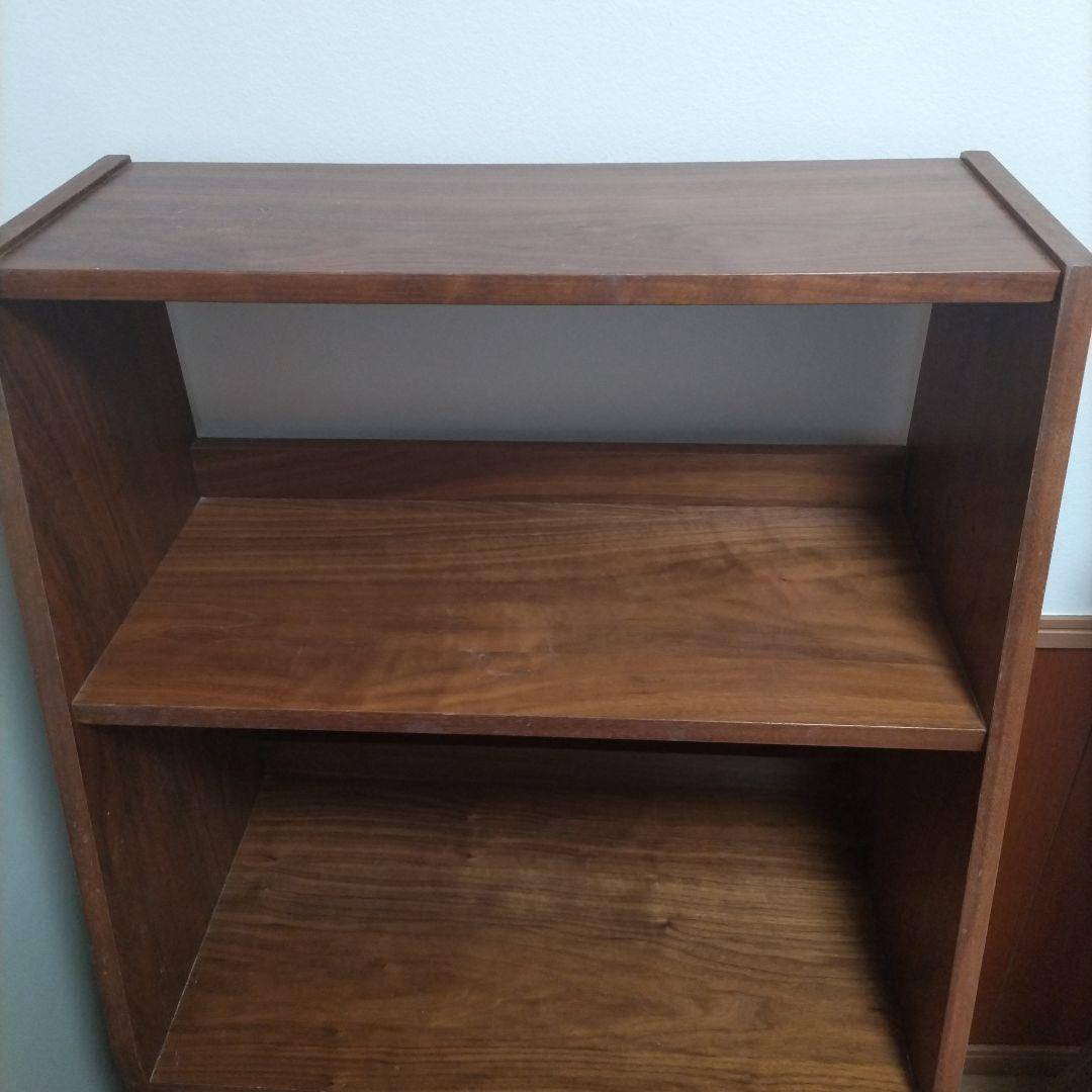 ブラウン木製キャビネット ガラス扉付き