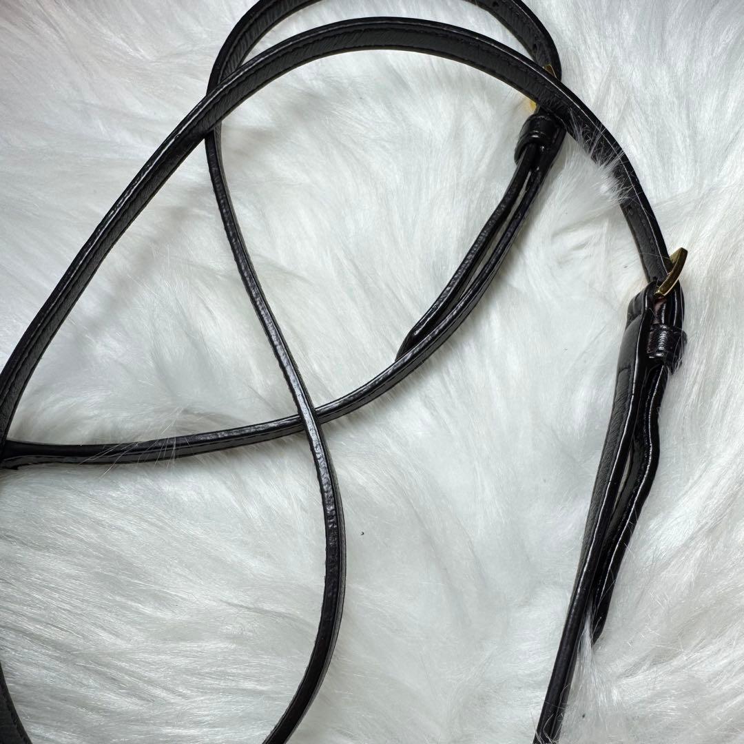 miu miu ミュウミュウ　マテラッセ　レザー　ショルダーバッグ　ブラック　黒