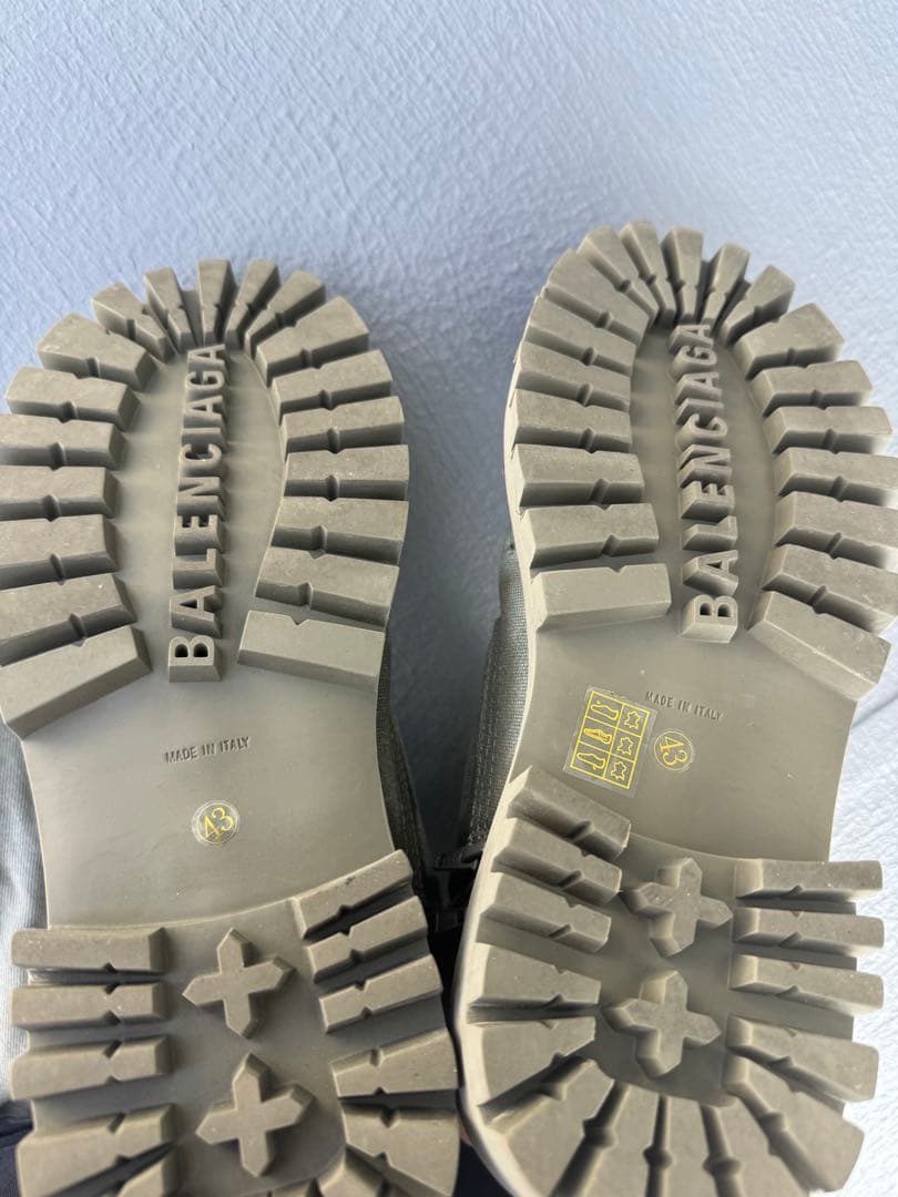 個人装備 BALENCIAGA combat strike Boots