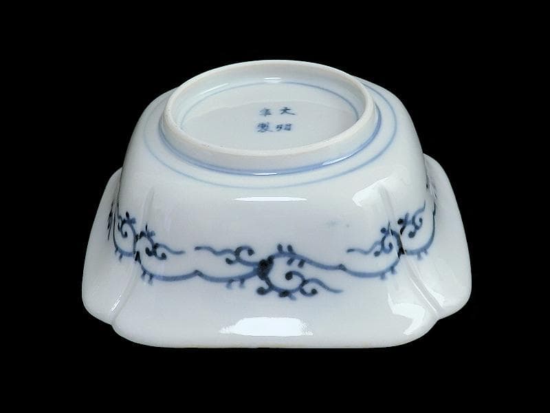 大聖寺古伊万里　菊花四方襷紋に獅子の図　四方角向付　E508AS-CRw