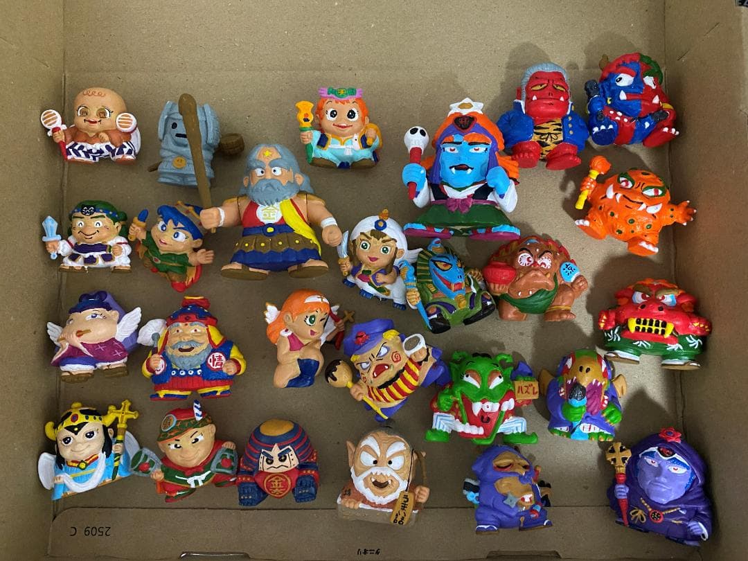 【ジャンク・遊んだあと水性塗料で塗装済】ビックリマン消しゴム26体まとめて