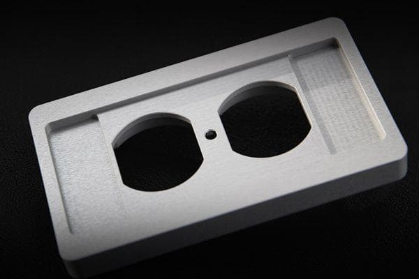 高級 ハイエンド コンセント プレート 航空機アルミ合金 特注品 C a1791