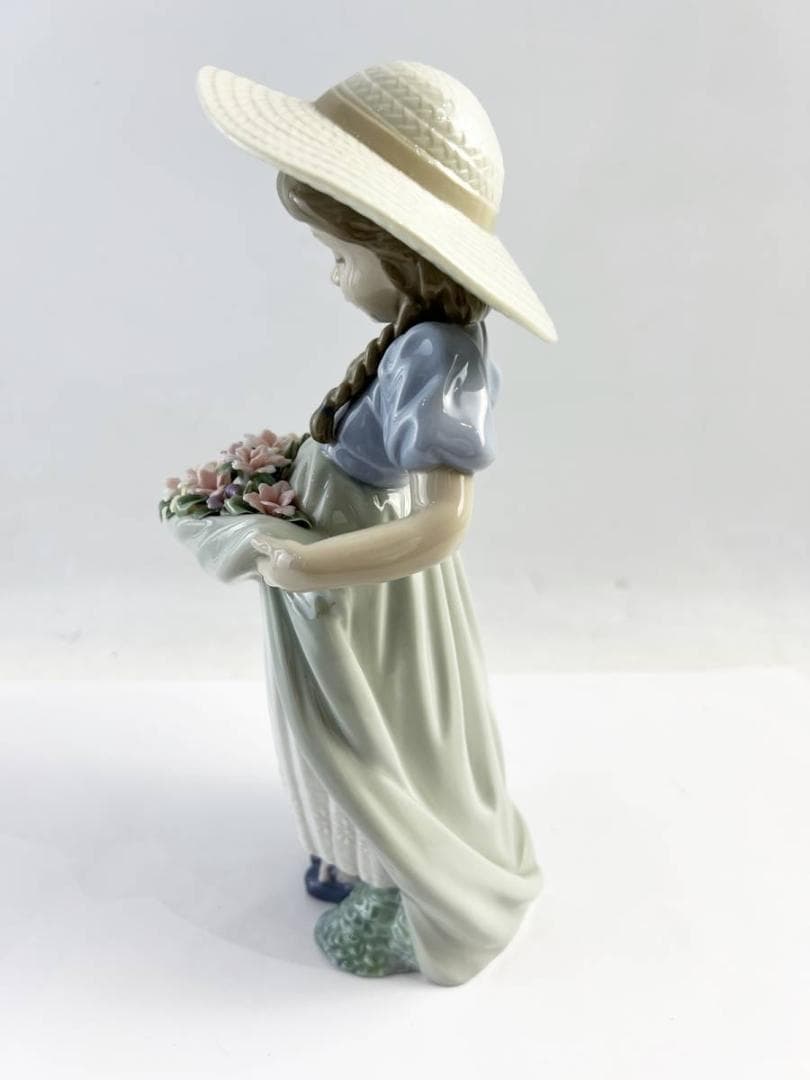 美品 LLADRO リヤドロ  フィギュリン 陶器 6756 たくさん摘めたよ