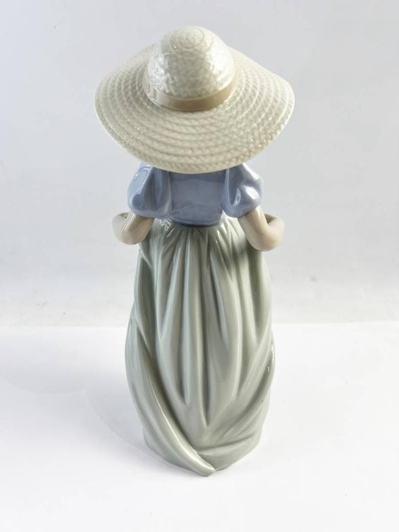 美品 LLADRO リヤドロ  フィギュリン 陶器 6756 たくさん摘めたよ