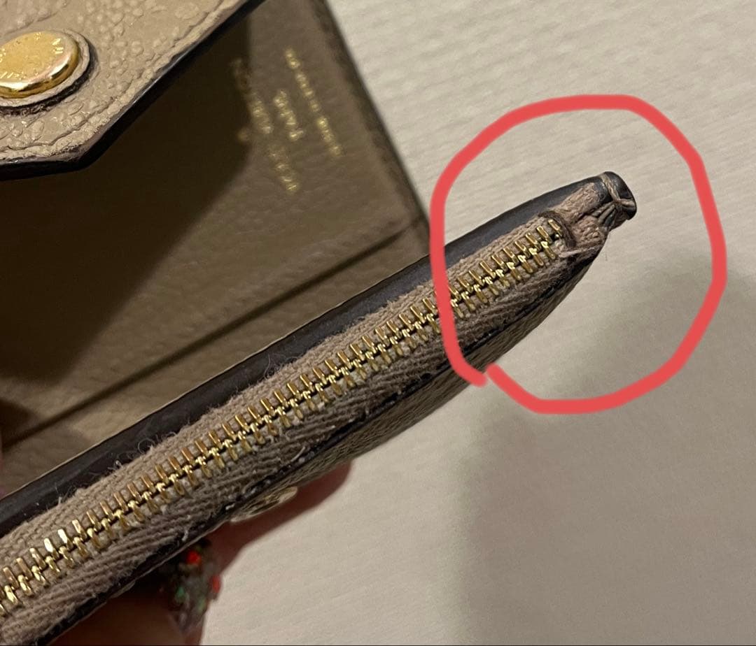 LOUIS VUITTON　財布